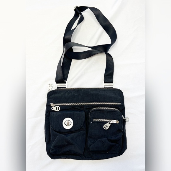 Baggallini Bags Baggallini Melbourne Crossbody Bag Black Poshmark